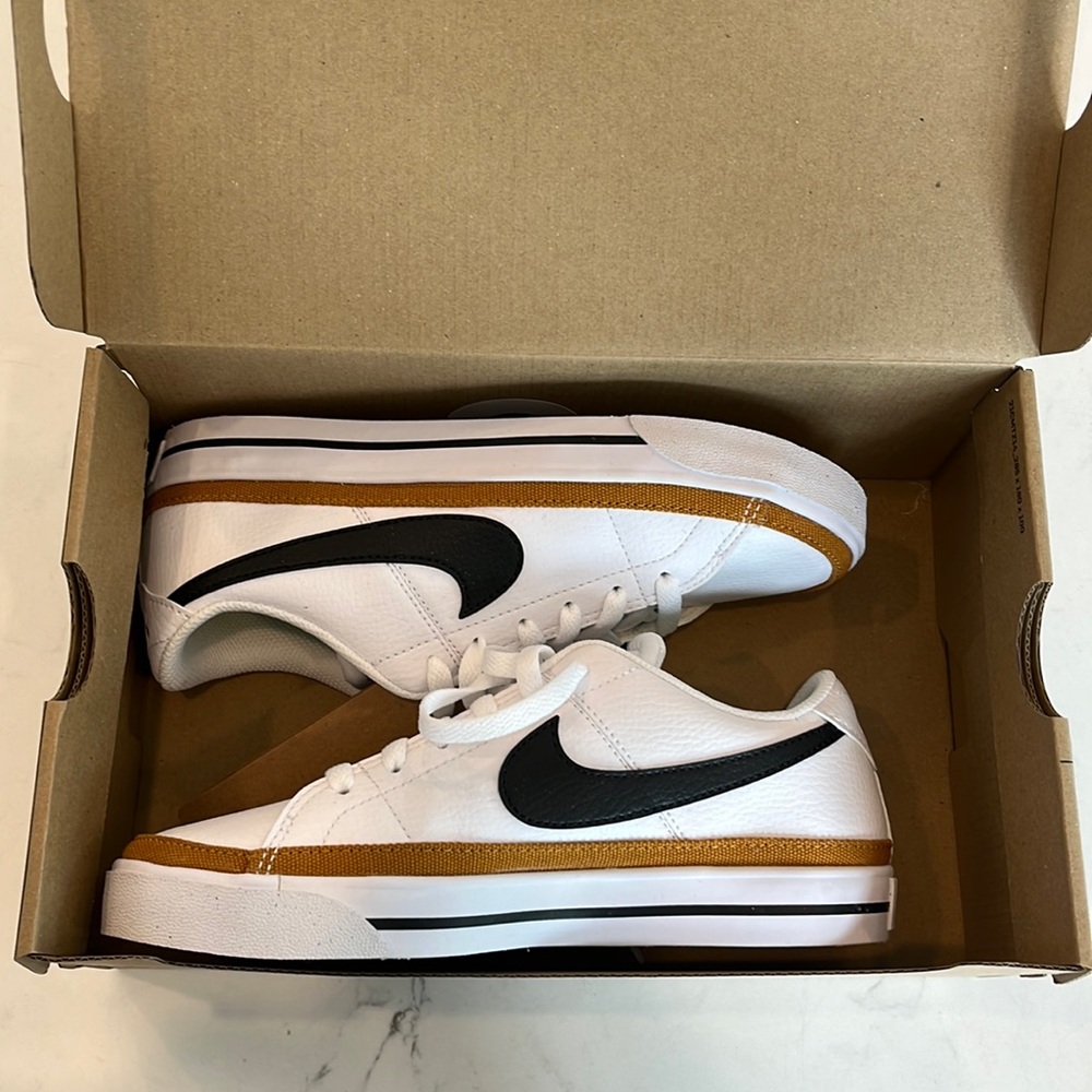 Nike court legacy